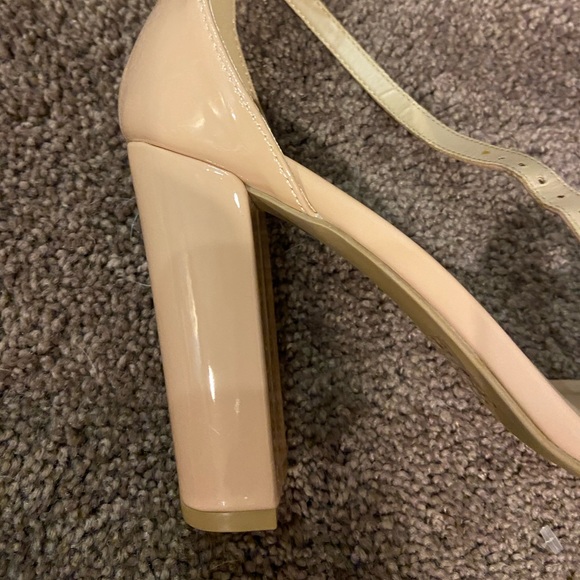 NWOT Nude block heeled heels - Picture 7 of 7